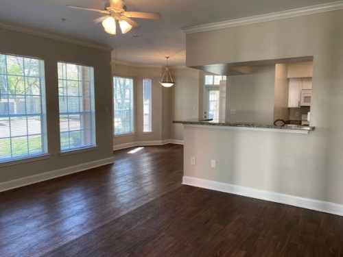 $1,375 / 2br - 978ft2 - 9ft. Ceilings, 24-Hour Fitness Center, Large Walk-in Closet (12750 Briar Forest Dr, Houston, TX) 12750 Briar Forest Dr, Houston, TX 77077