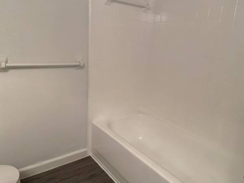 $1,250 / 2br - 1237ft2 - Cozy Living at Carrington Court🕧 (Houston) 7900 Westheimer Rd, Houston, TX 77063